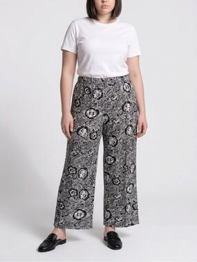 Women's Petite Printed Ponte Pants - Black Floral